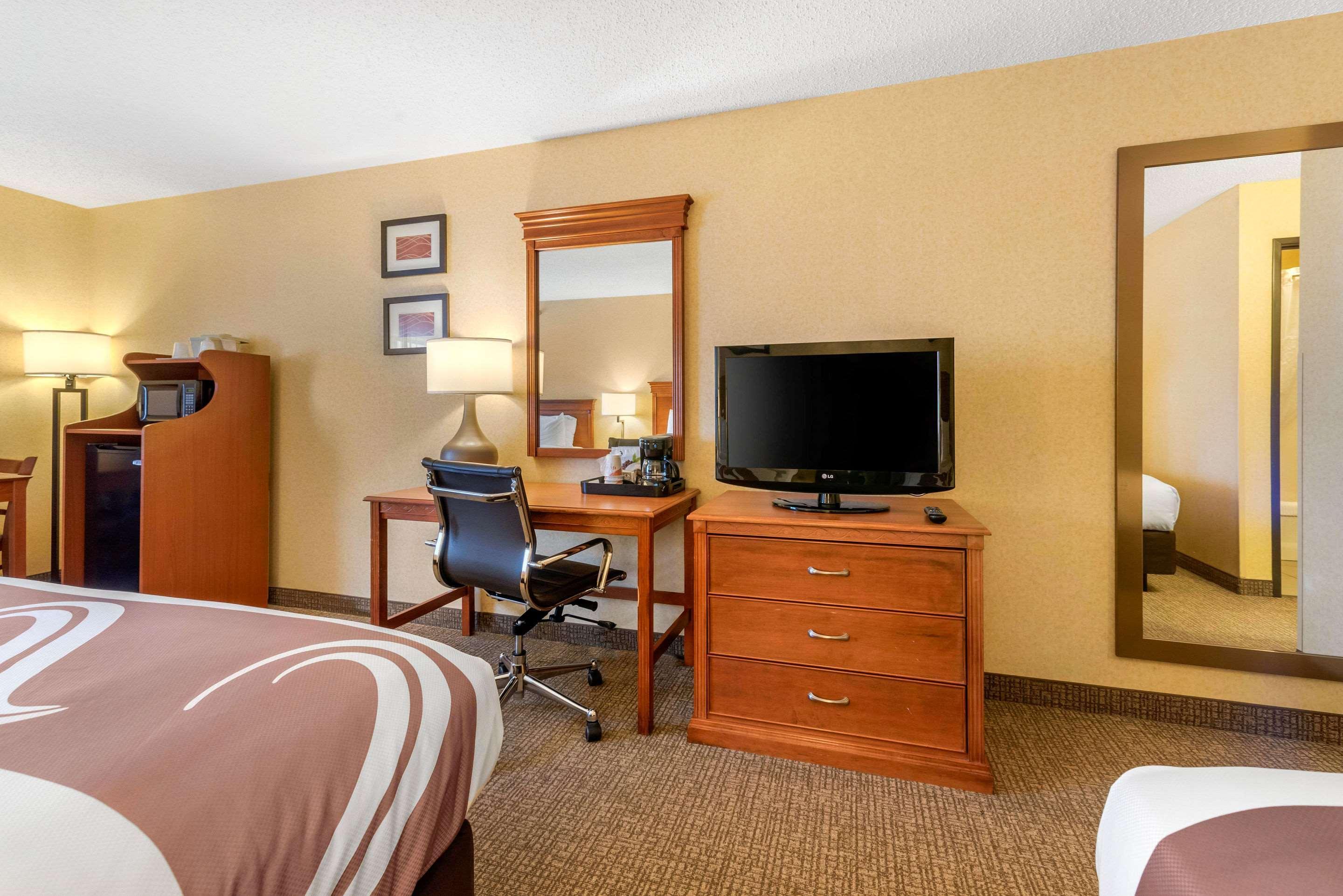 Quality Inn I-25 Pueblo Exterior photo